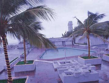 Searock Hotel Bombay Esterno foto